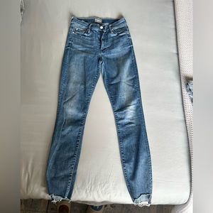 MOTHER Stunner Zip Ankle step fray